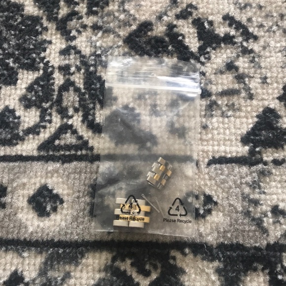 Kate Spade Watch - Picture 2 of 3